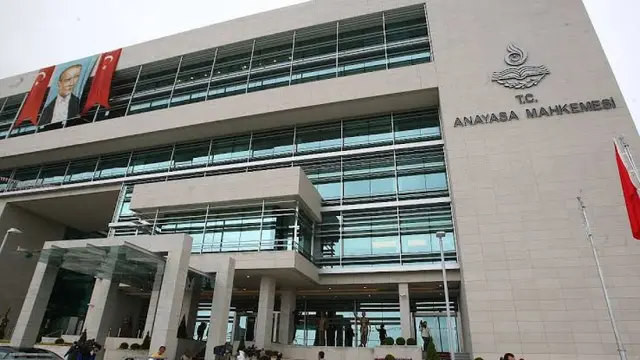 AYM’den işe iade davaları için emsal karar: &#039;Aşırı şekilci yaklaşım&#039; hak ihlali sayıldı