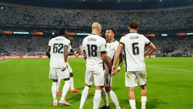 YILLARIN SORUNU ÇÖZÜLDÜ: GOLCÜLER SUSTU, KANATLAR COŞTU! - Duhuliye | 1903 Beşiktaş&#x60;ın Kalbi