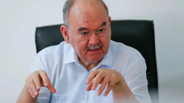 Burhan Özfatura hastaneye kaldırıldı
