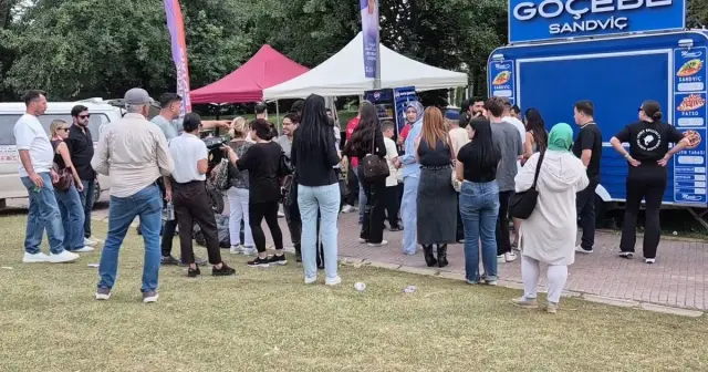 Ceza ve İrem Derici konserlerini iptal etti, esnafın şikâyetçi olduğu sorumlu karakola götürüldü - Bursa Hakimiyet