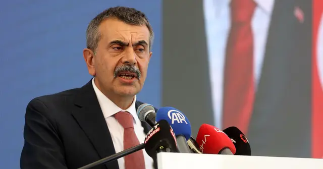 Bakan Tekin&#039;den öğretmenlere önlük şartıyla ilgili açıklama - Haberler
