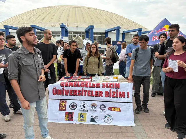 Ege Üniversitesi’nde öğrencilere polis saldırısı: Çok sayıda gözaltı